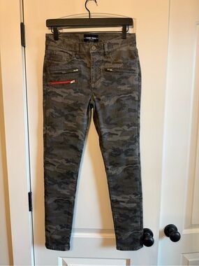 NWOT Etienne Marcel Camo Skinny Pants with Zip Accents